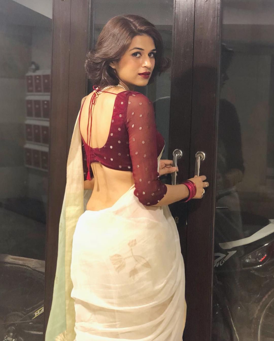 Shraddha Das Showing Her Hot Curves Saree Photoshoot