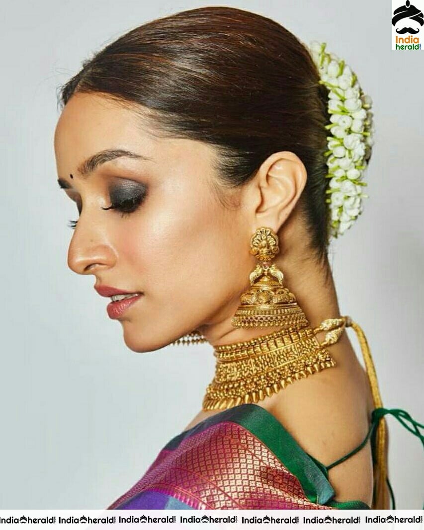 Shraddha Kapoor Gorgeous Traditional Diwali Stills