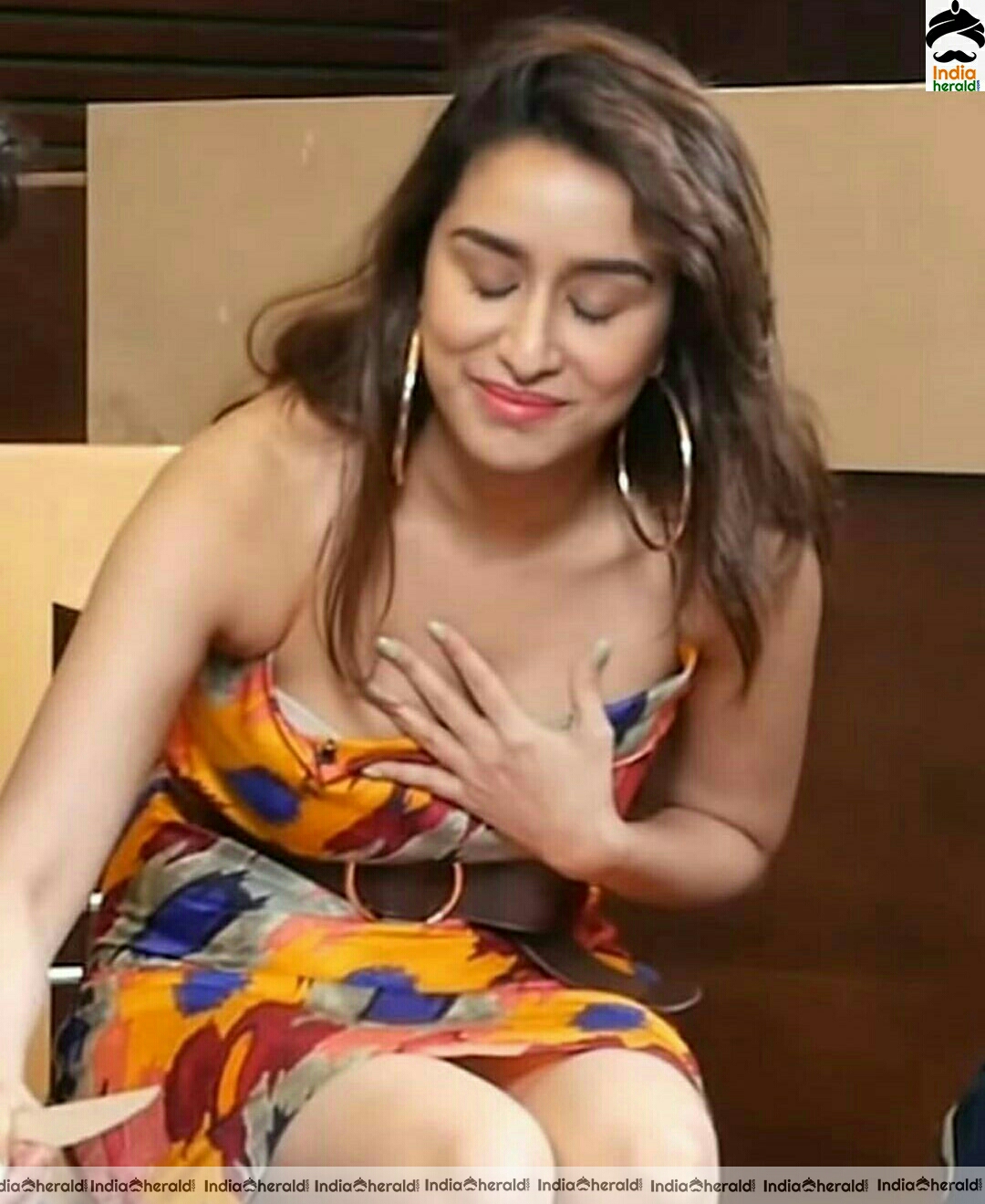 Shraddha Kapoor Hot In Multi Colour Dress While Celebrating Birthday