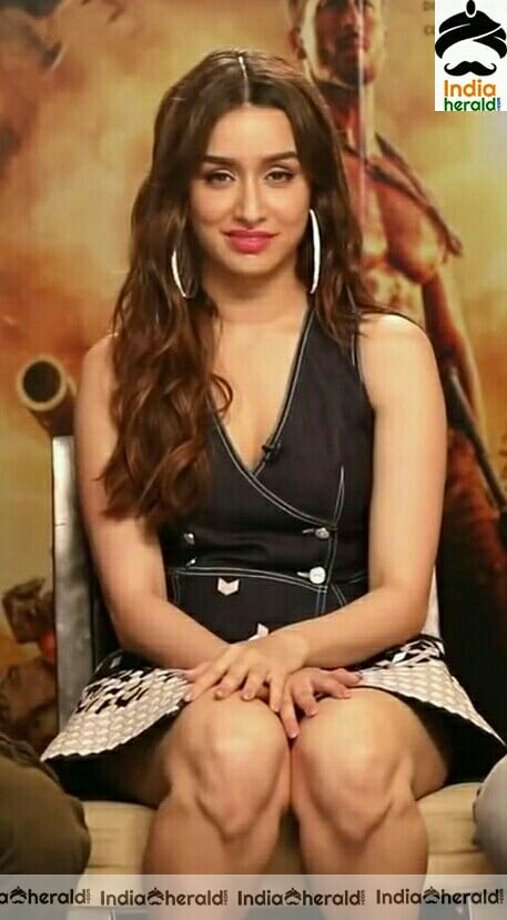 Shraddha Kapoor Hot Thundering Thighs Show Stills