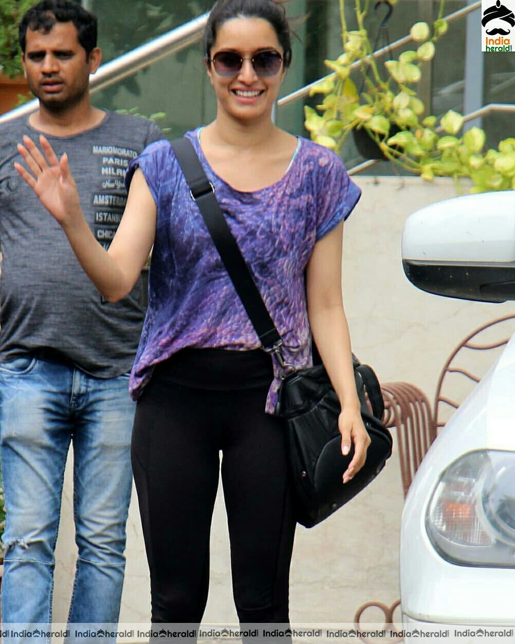 Shraddha Seen in lose top and shades