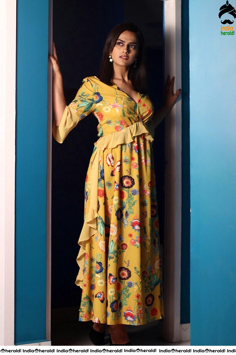 Shraddha Srinath Hot Photoshoot Stills Set 1