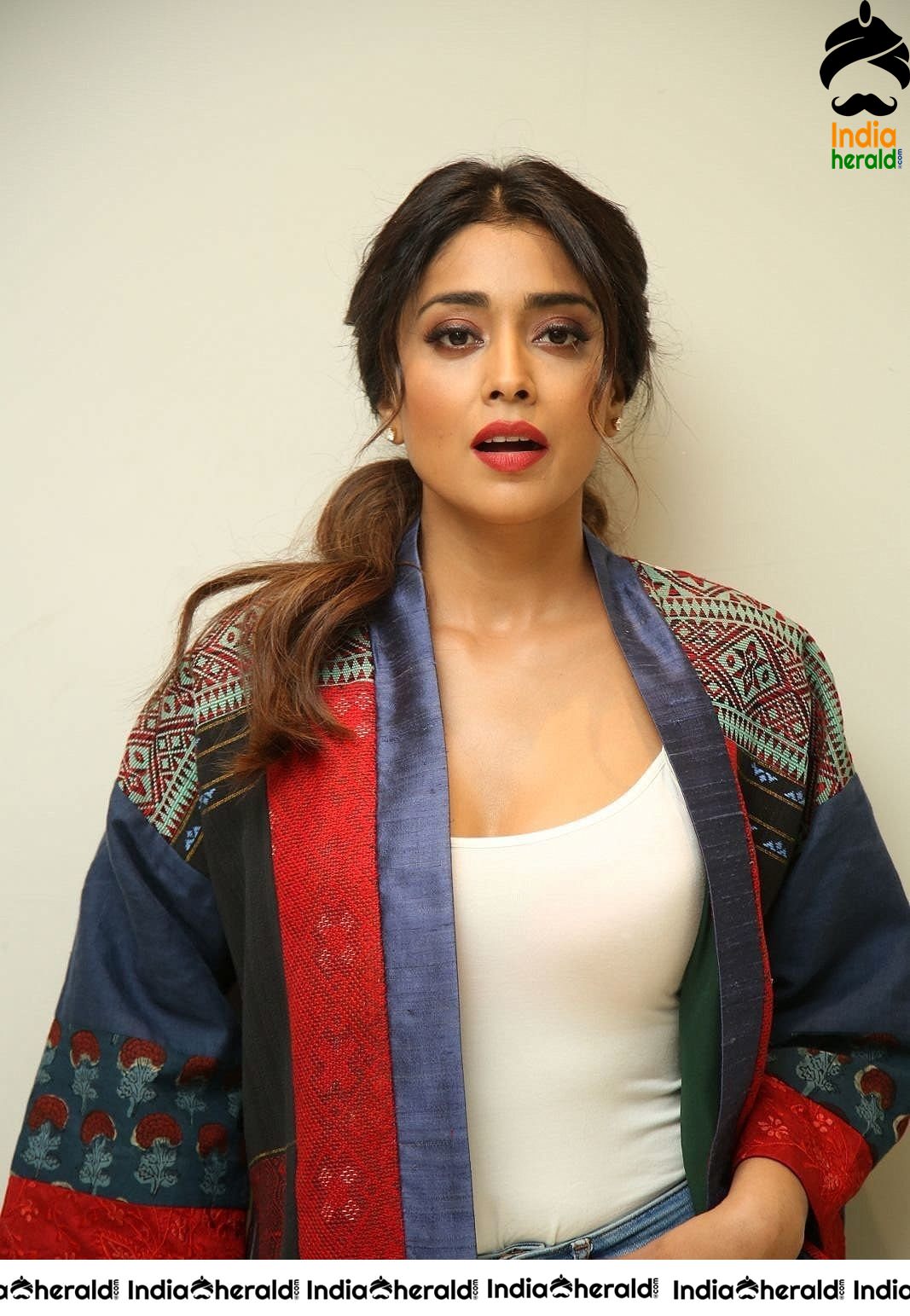 Shriya Latest Hot Photoshoot in Tight Dress Set 1