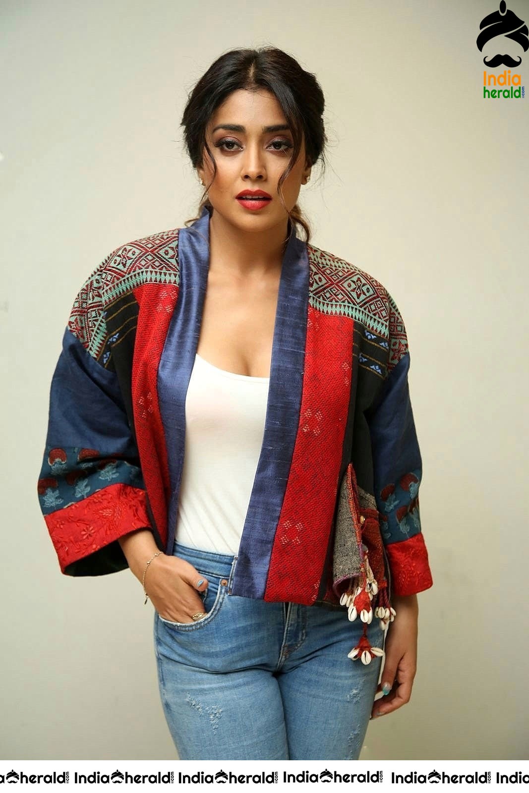 Shriya Latest Hot Photoshoot in Tight Dress Set 1
