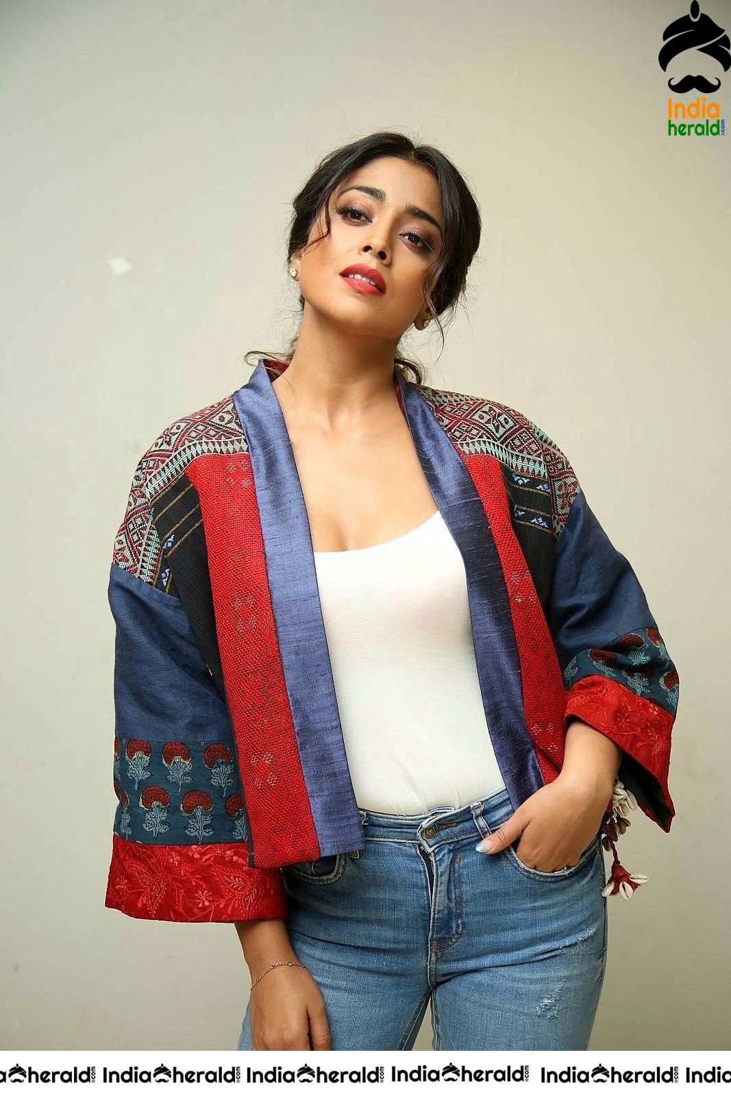 Shriya Latest Hot Photoshoot in Tight Dress Set 2