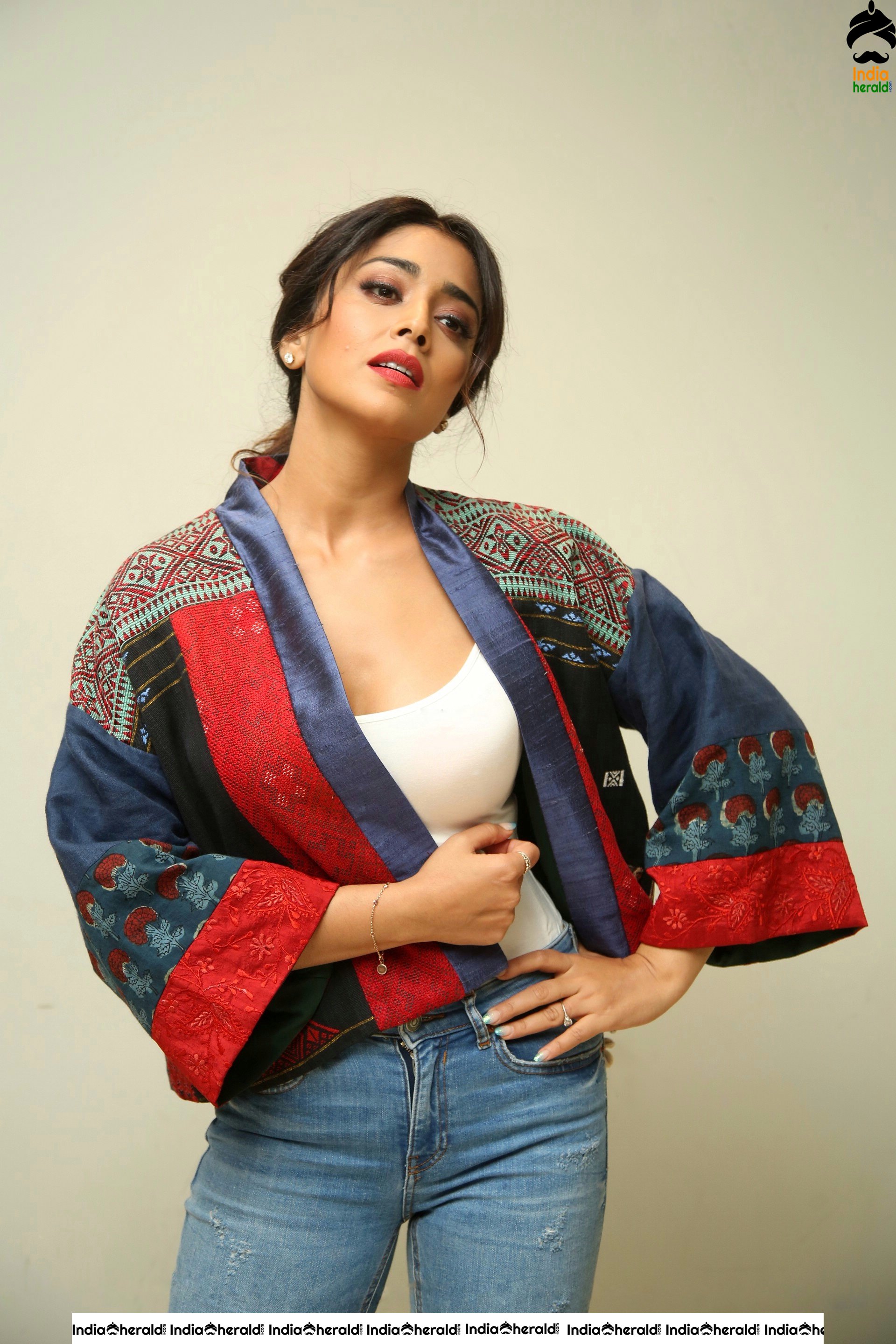 Shriya Latest Hot Photoshoot in Tight Dress Set 2