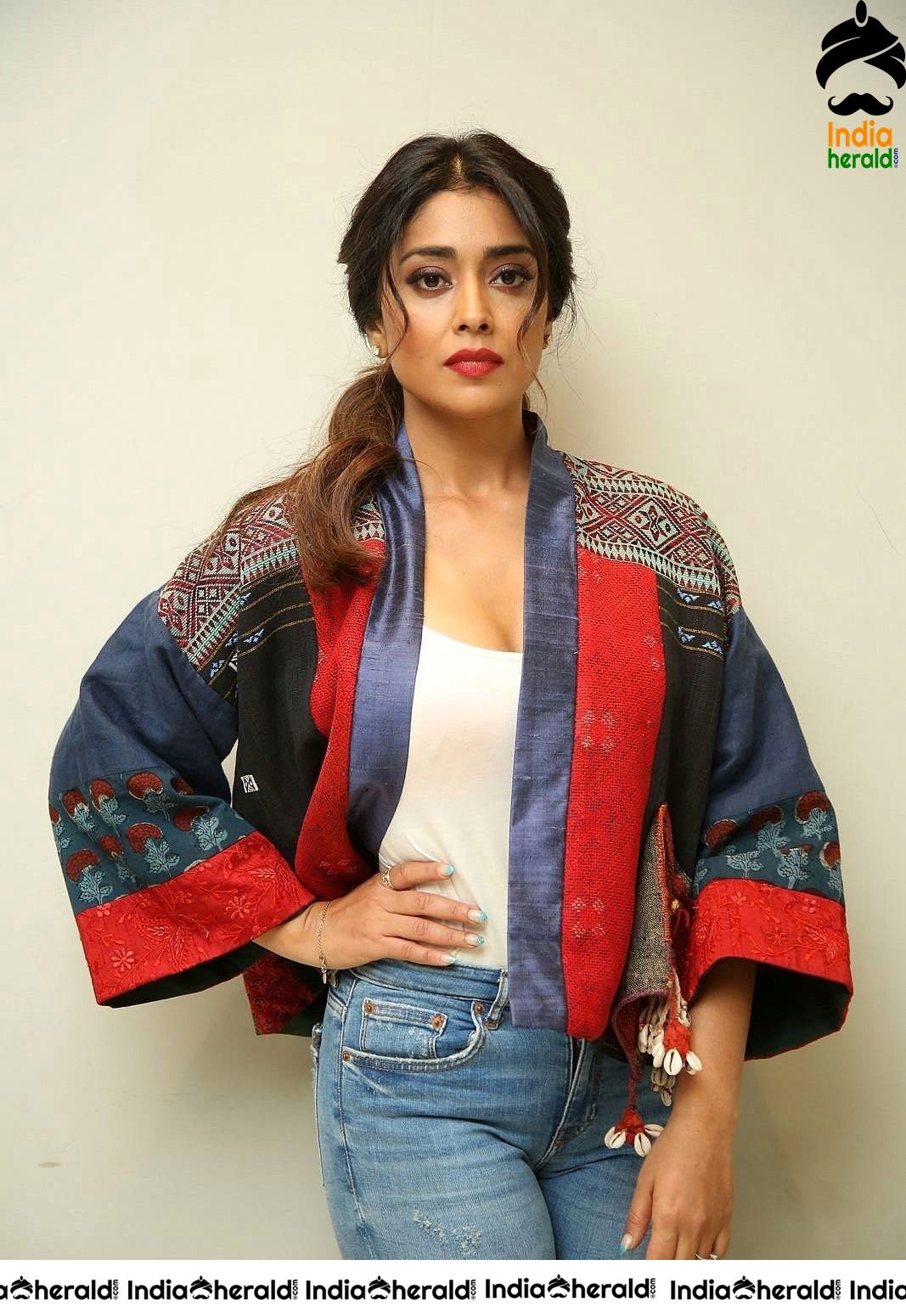 Shriya Latest Hot Photoshoot in Tight Dress Set 2