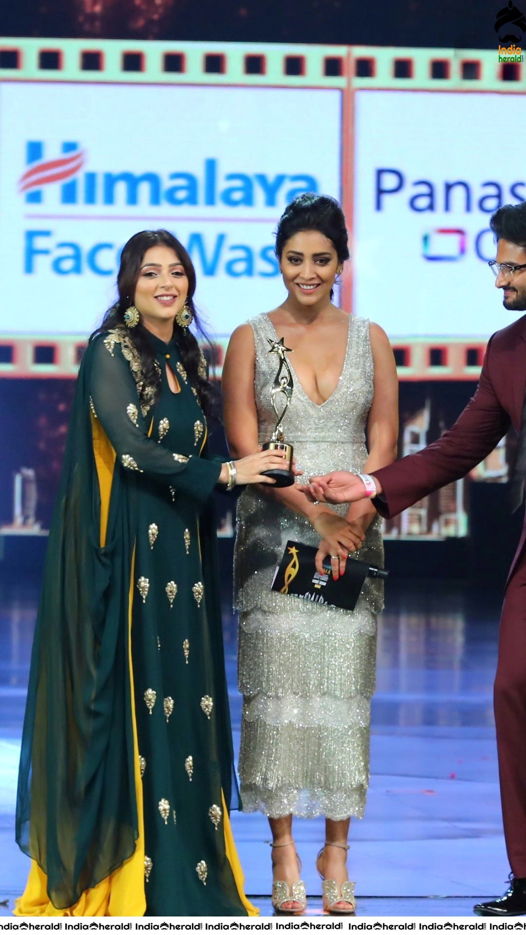 Shriya Saran Hot Cleavage Show Throwback Photos during SIIMA awards
