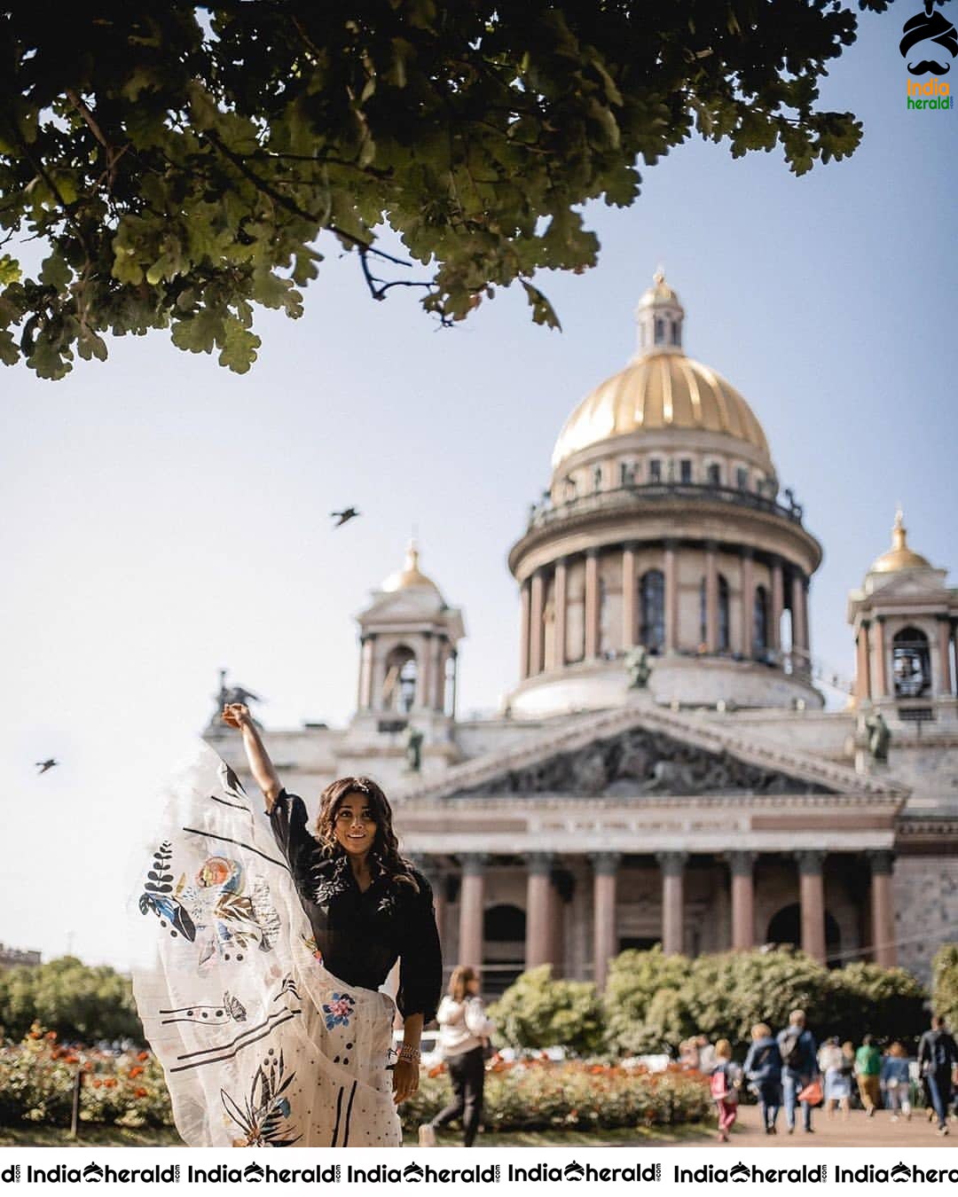 Shriya Saran Latest Insta Clicks