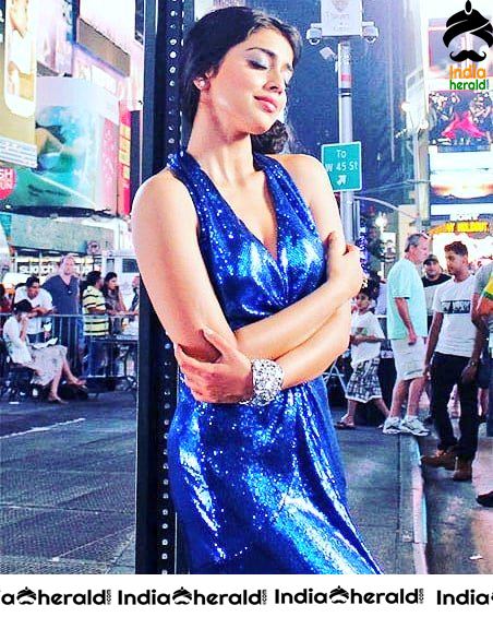 Shriya Saran Recent Hot Clicks