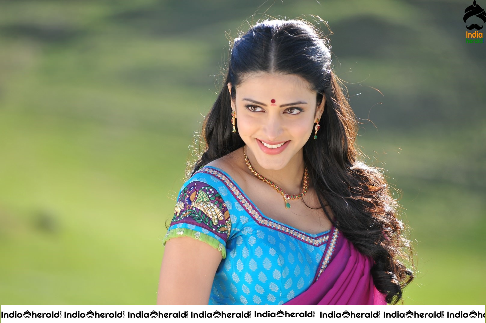 ShruthiHaasan Hot and Sexy Photos Collection from her various films Set 3