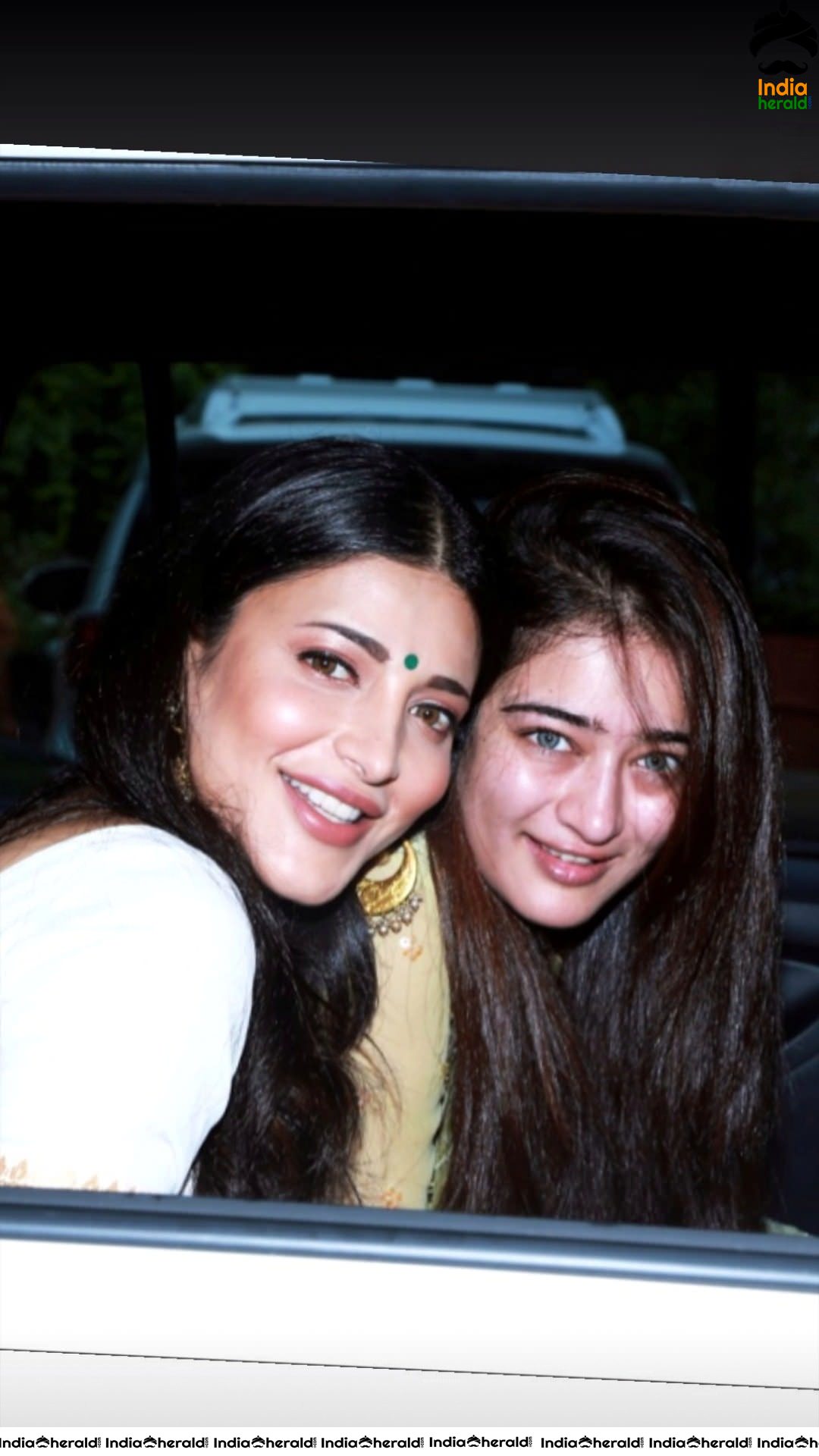 Shruti Haasan and Akshara Haasan with their dad on his 65th Birthday