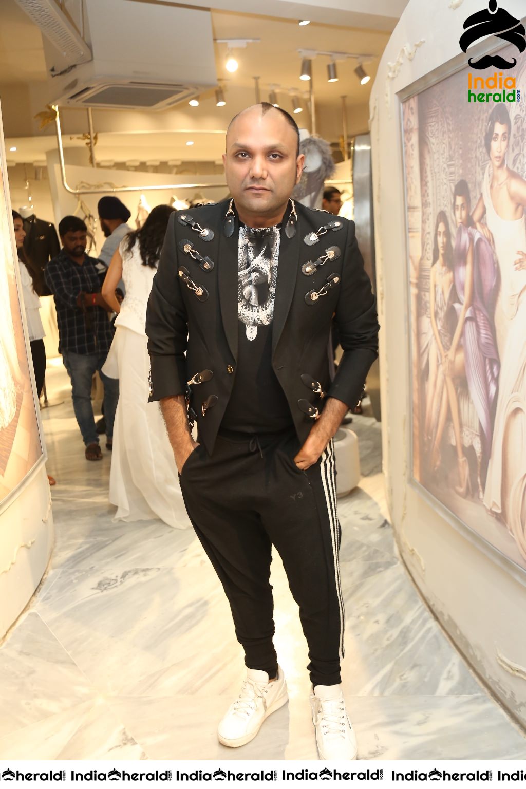 Shruti Haasan and Shriya Saran unveiled Couturier Gaurav Gupta Debut Couture Store Set 2