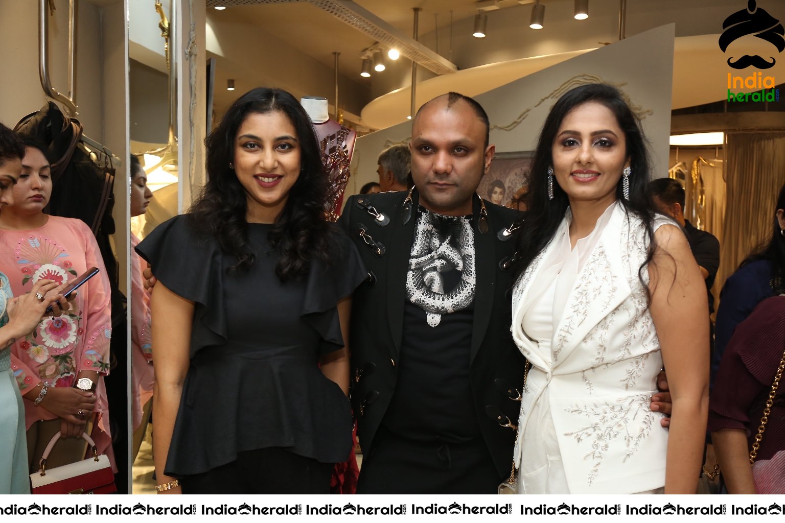 Shruti Haasan and Shriya Saran unveiled Couturier Gaurav Gupta Debut Couture Store Set 3