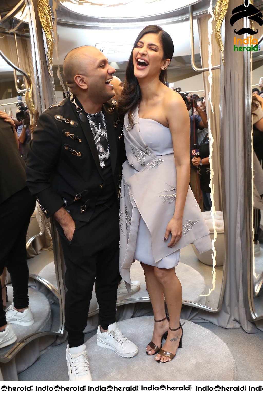 Shruti Haasan and Shriya Saran unveiled Couturier Gaurav Gupta Debut Couture Store Set 4