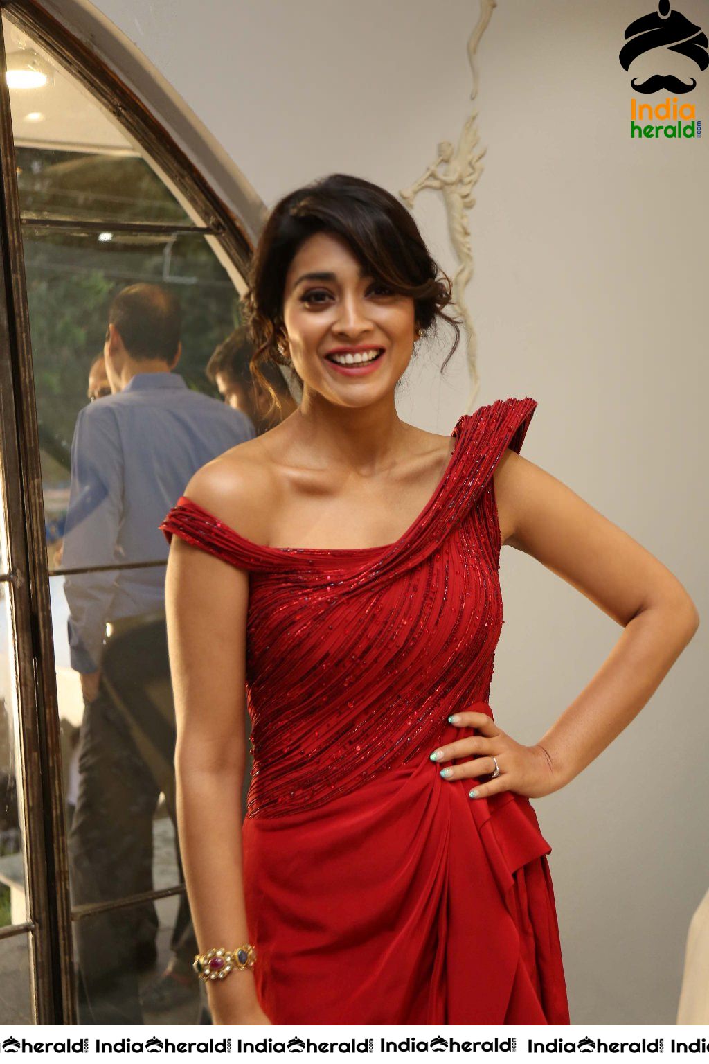 Shruti Haasan and Shriya Saran unveiled Couturier Gaurav Gupta Debut Couture Store Set 4