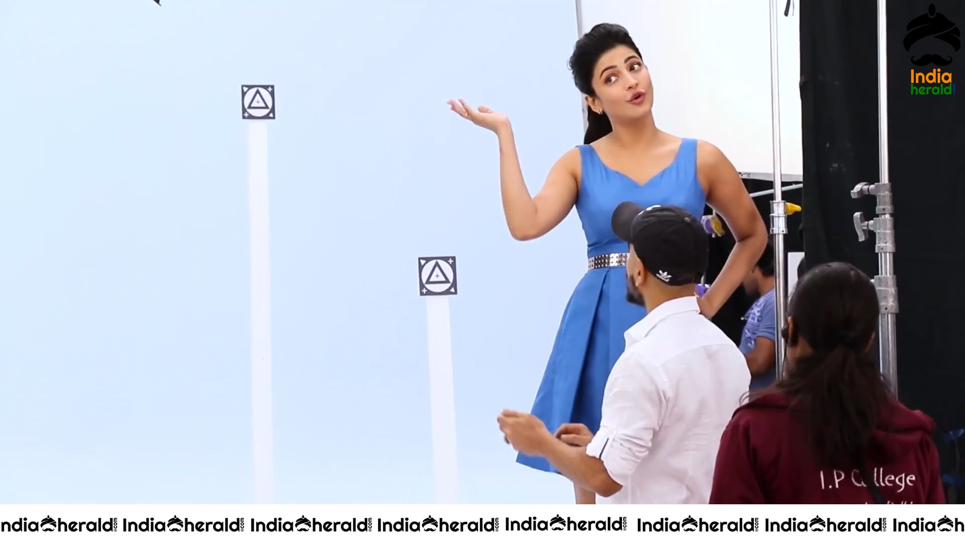 Shruti Haasan Hot BTS Photos During Ad Shoot Set 3