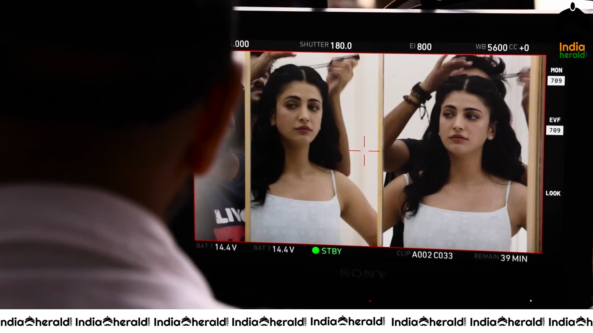 Shruti Haasan Hot BTS Photos During Ad Shoot Set 4