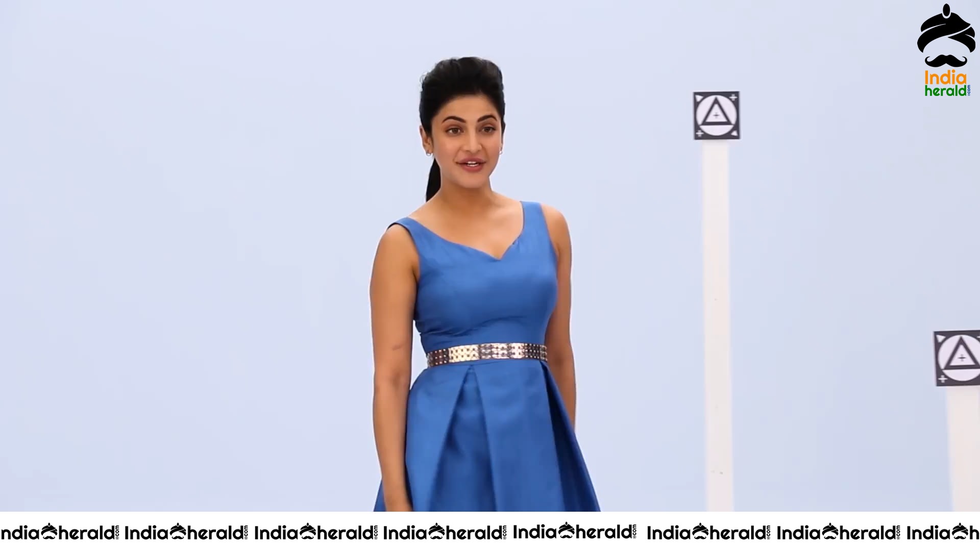 Shruti Haasan Hot BTS Photos During Ad Shoot Set 4