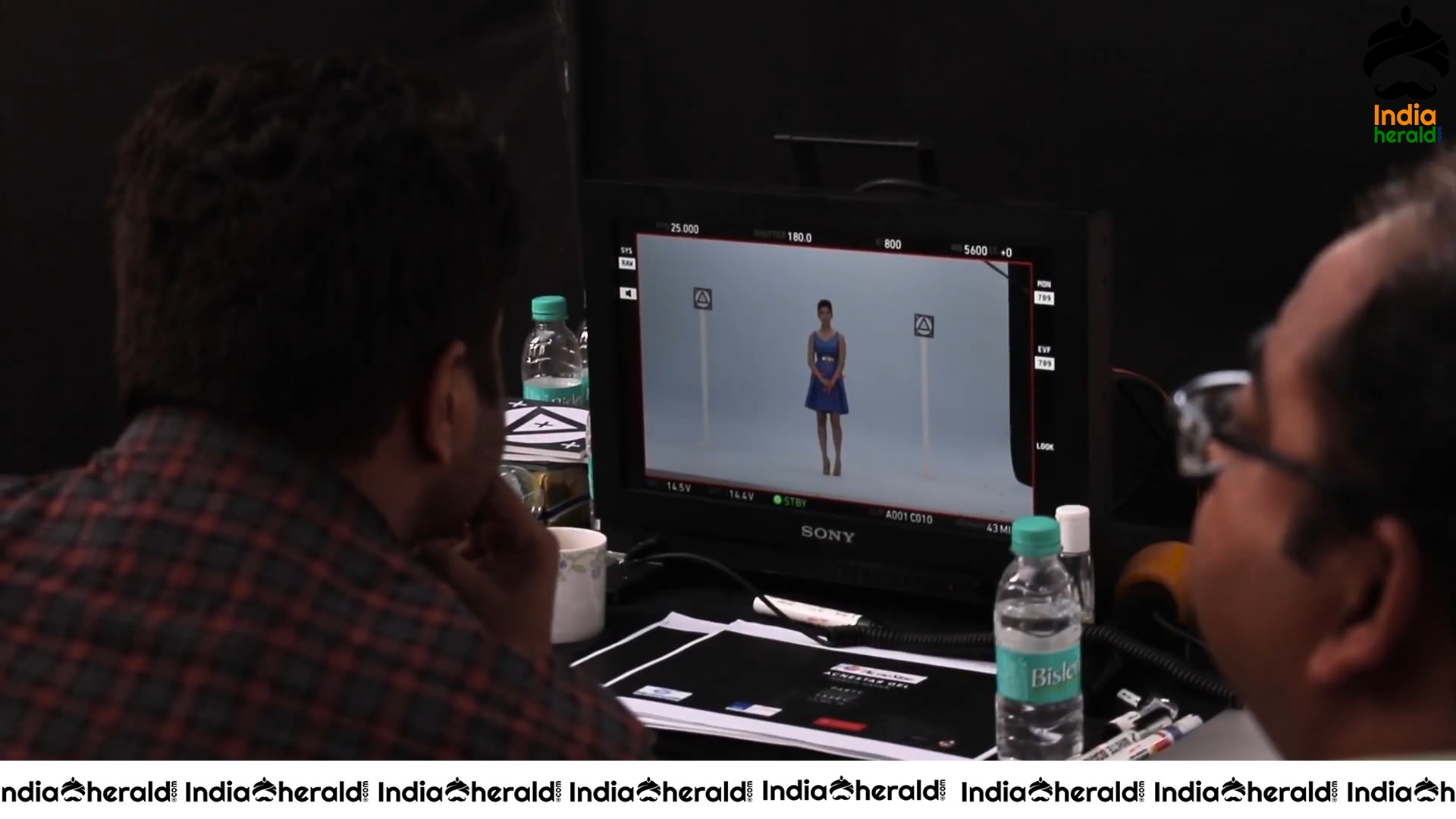 Shruti Haasan Hot BTS Photos During Ad Shoot Set 6