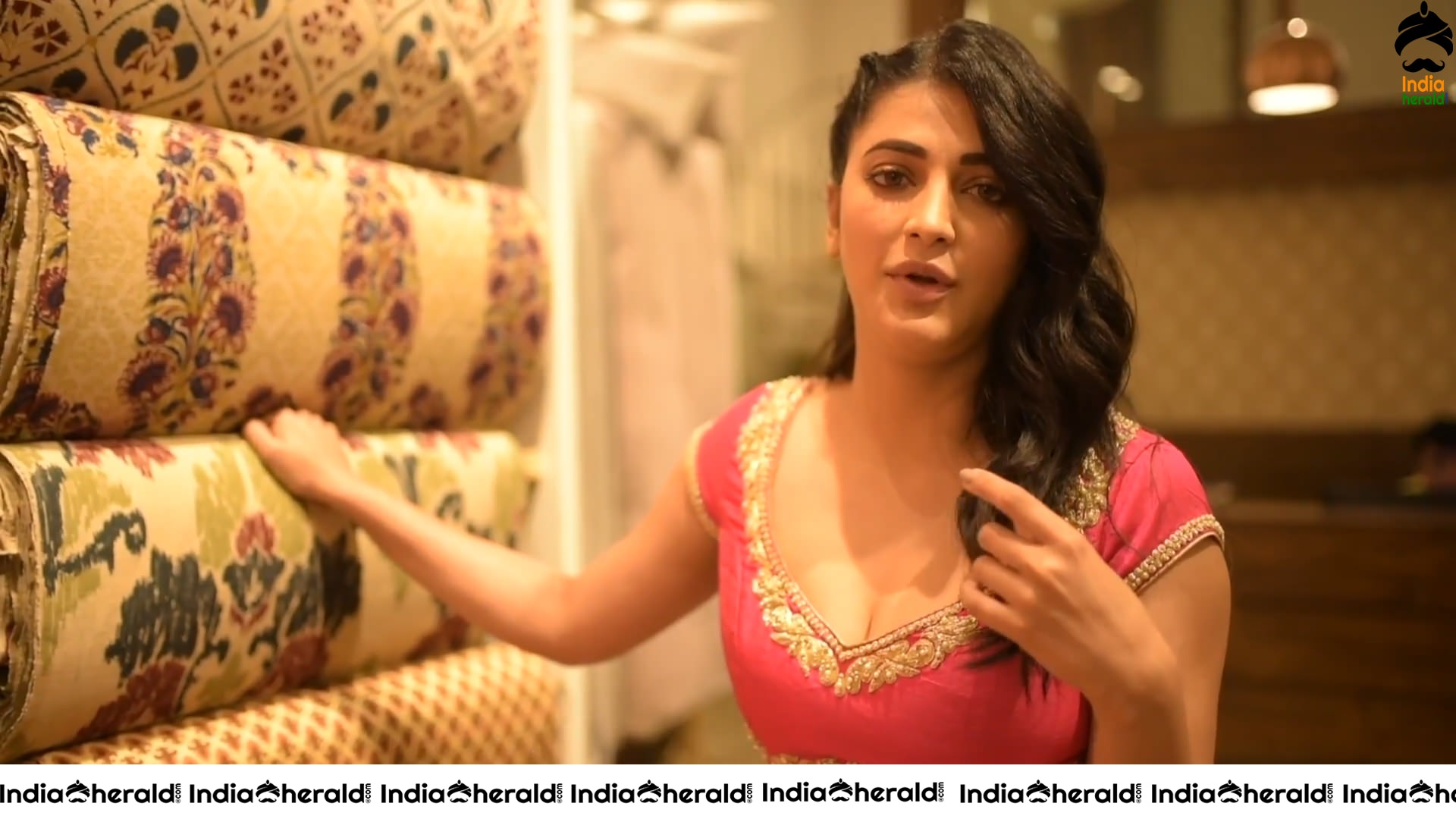 Shruti Haasan Hot Cleavage and Fleshy Waist Show in these Latest Photoshoot Photos Set 3