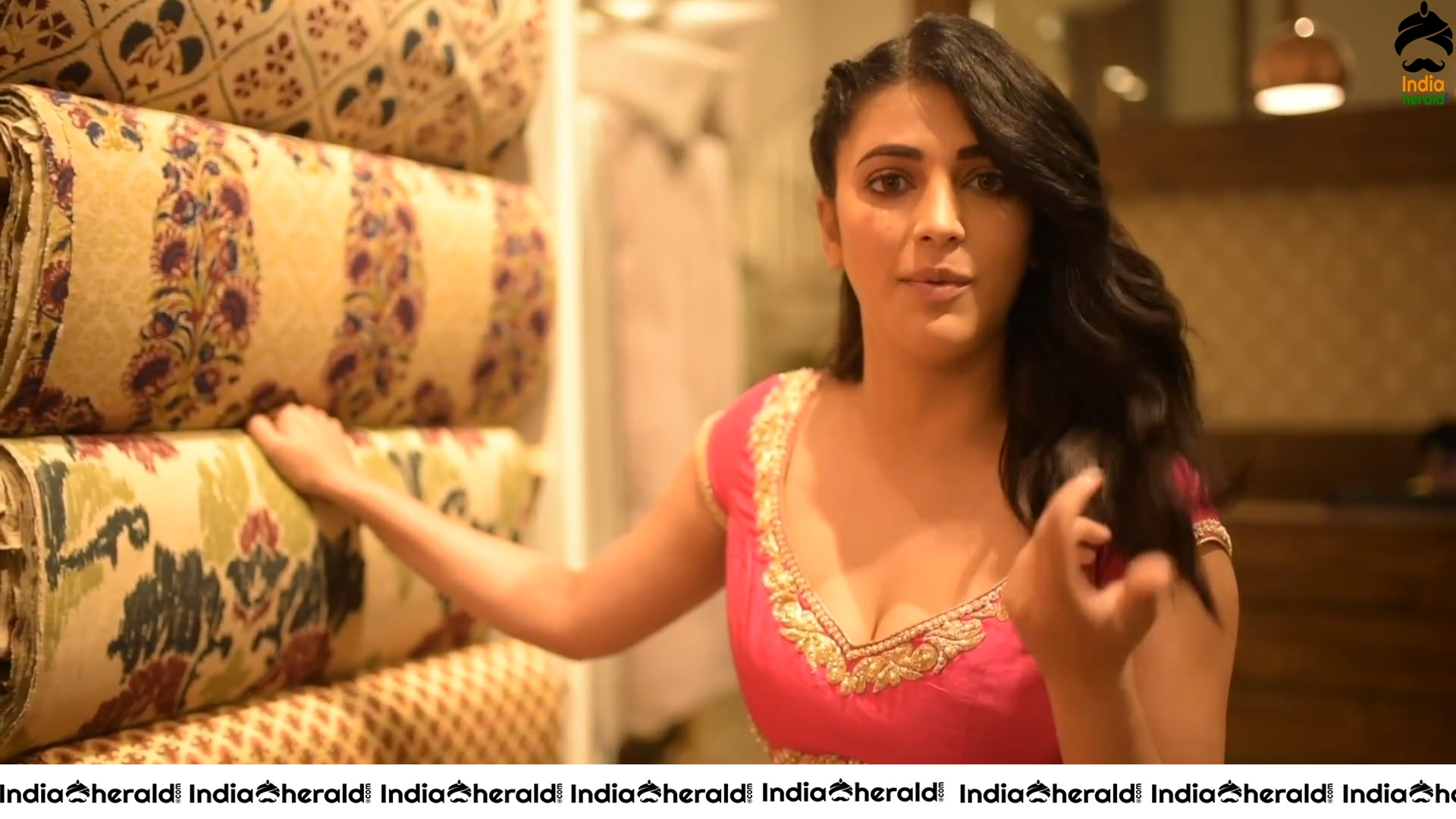 Shruti Haasan Hot Cleavage and Fleshy Waist Show in these Latest Photoshoot Photos Set 3