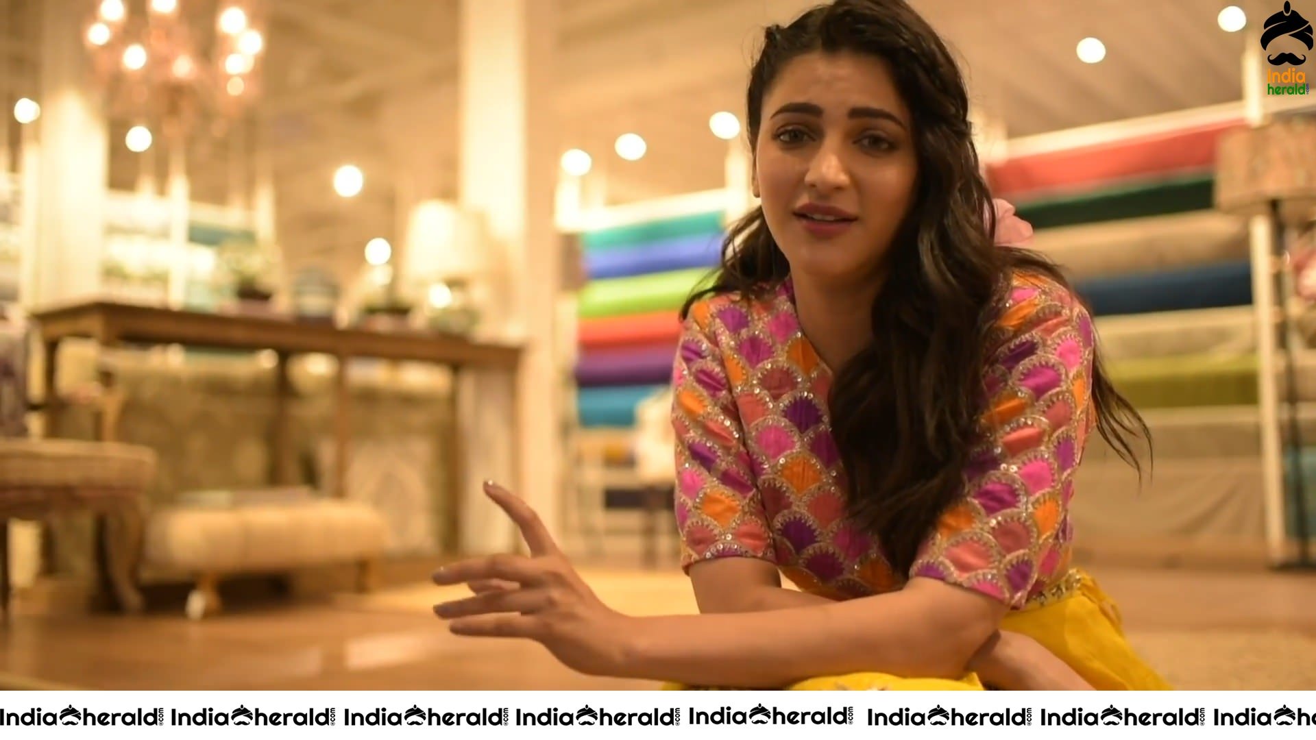 Shruti Haasan Hot Cleavage and Fleshy Waist Show in these Latest Photoshoot Photos Set 3