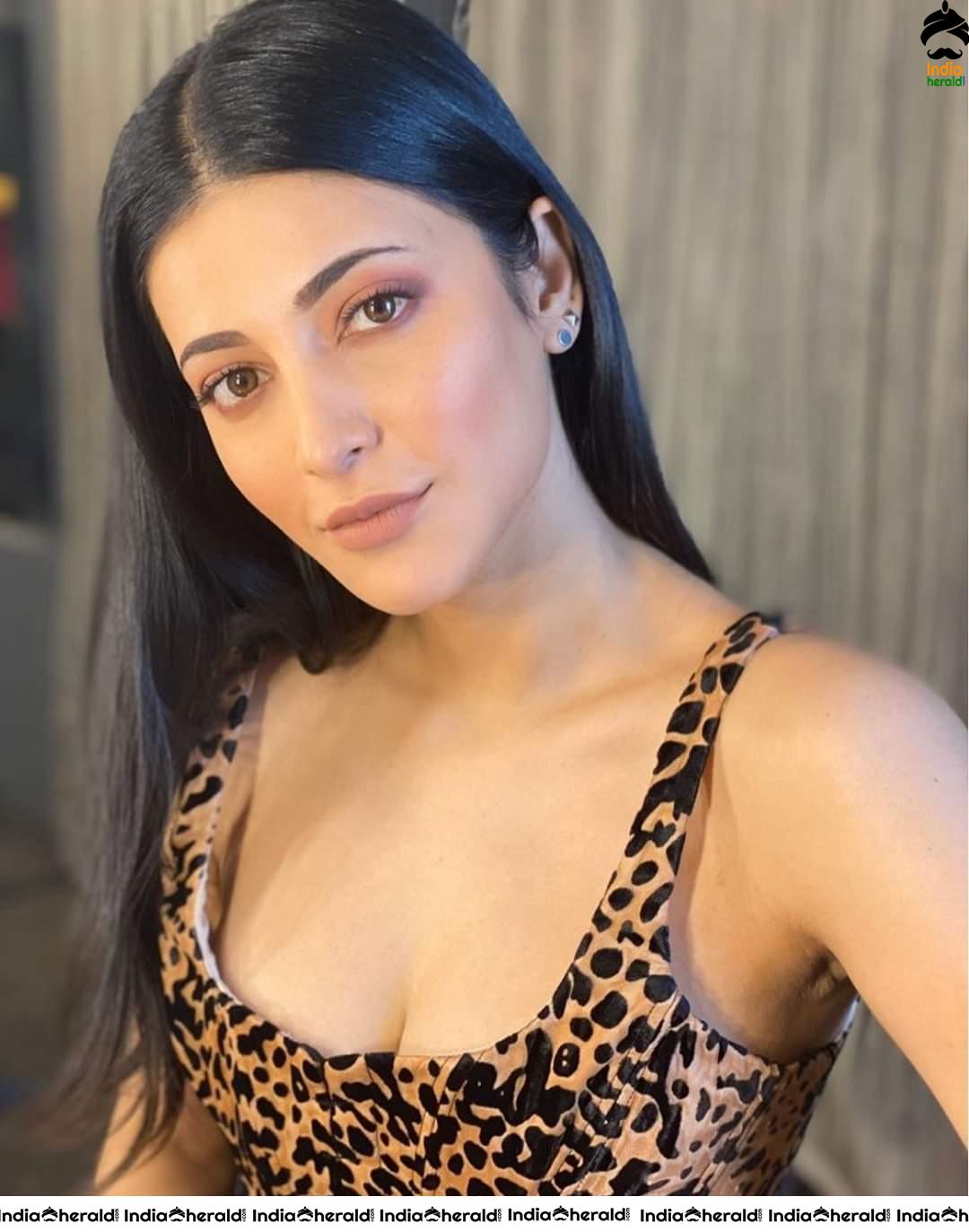 Shruti Haasan Hot Cleavage Milky Waist and Navel Exposing Latest Photos Compilation Set 1
