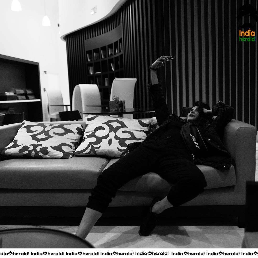 Shruti Haasan Hot Latest Candid Photos Set 6