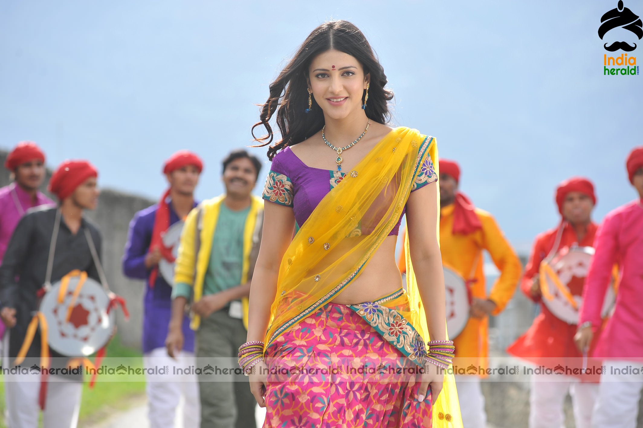 Shruti Haasan Hot Photos in Saree and Half Saree