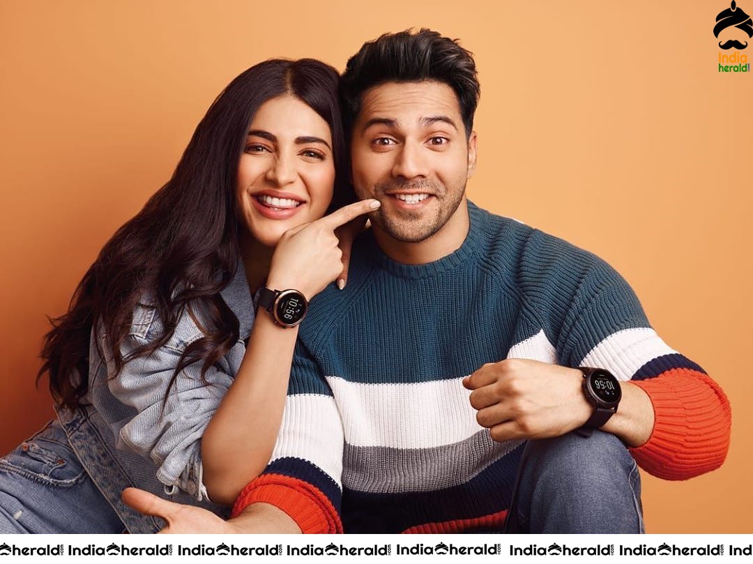 Shruti Haasan Latest Hot Photos Compilation Set 2