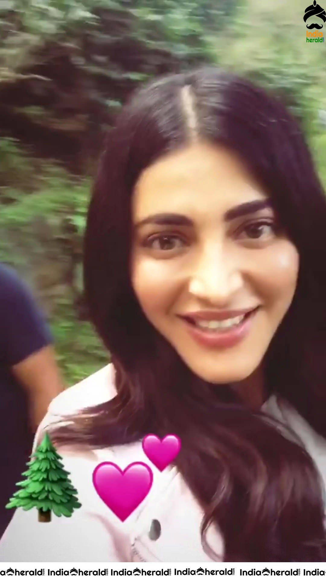 Shruti Haasan Latest Photos where she flaunts her Slender Thighs