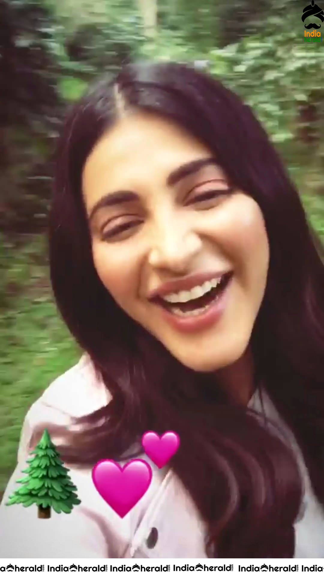 Shruti Haasan Latest Photos where she flaunts her Slender Thighs