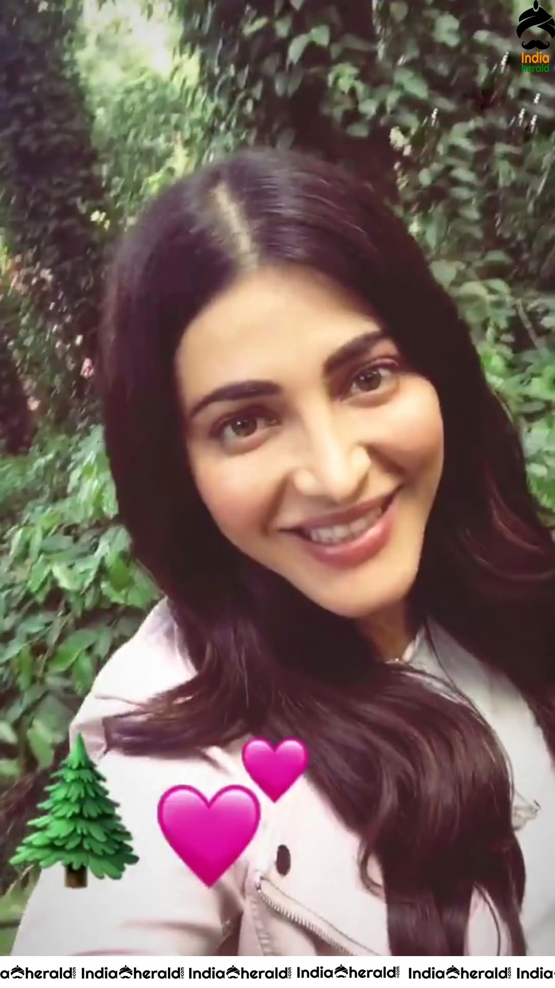 Shruti Haasan Latest Photos where she flaunts her Slender Thighs