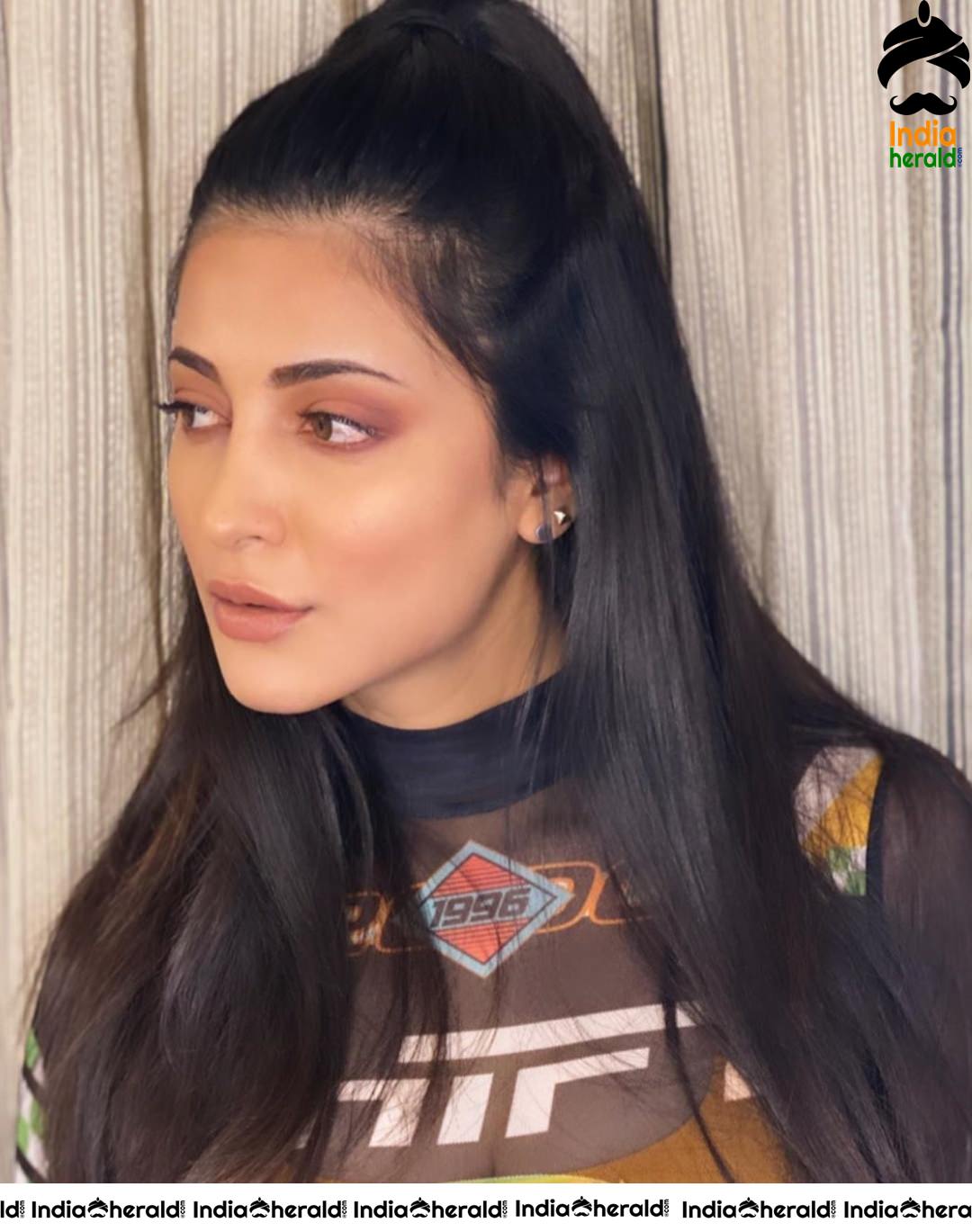 Shruti Haasan Latest Photos which will definitely Tempt your Mood