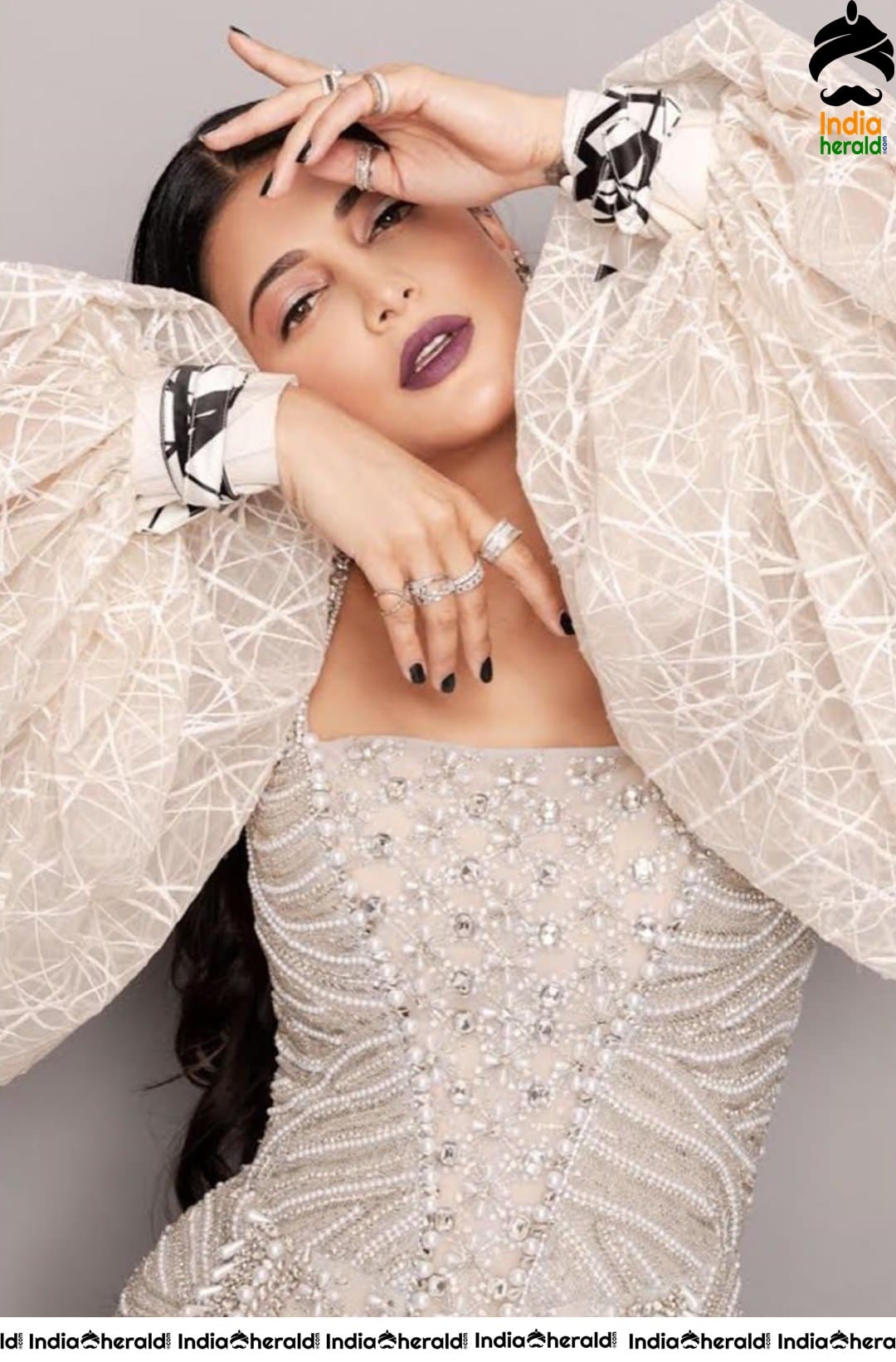 Shruti Haasan Latest Photos which will definitely Tempt your Mood