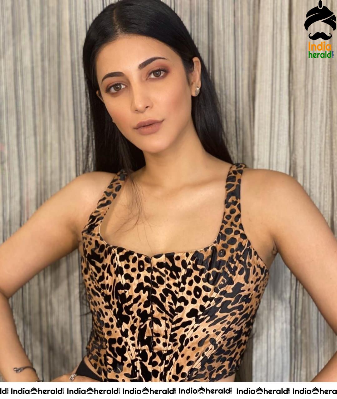 Shruti Haasan Latest Photos which will definitely Tempt your Mood