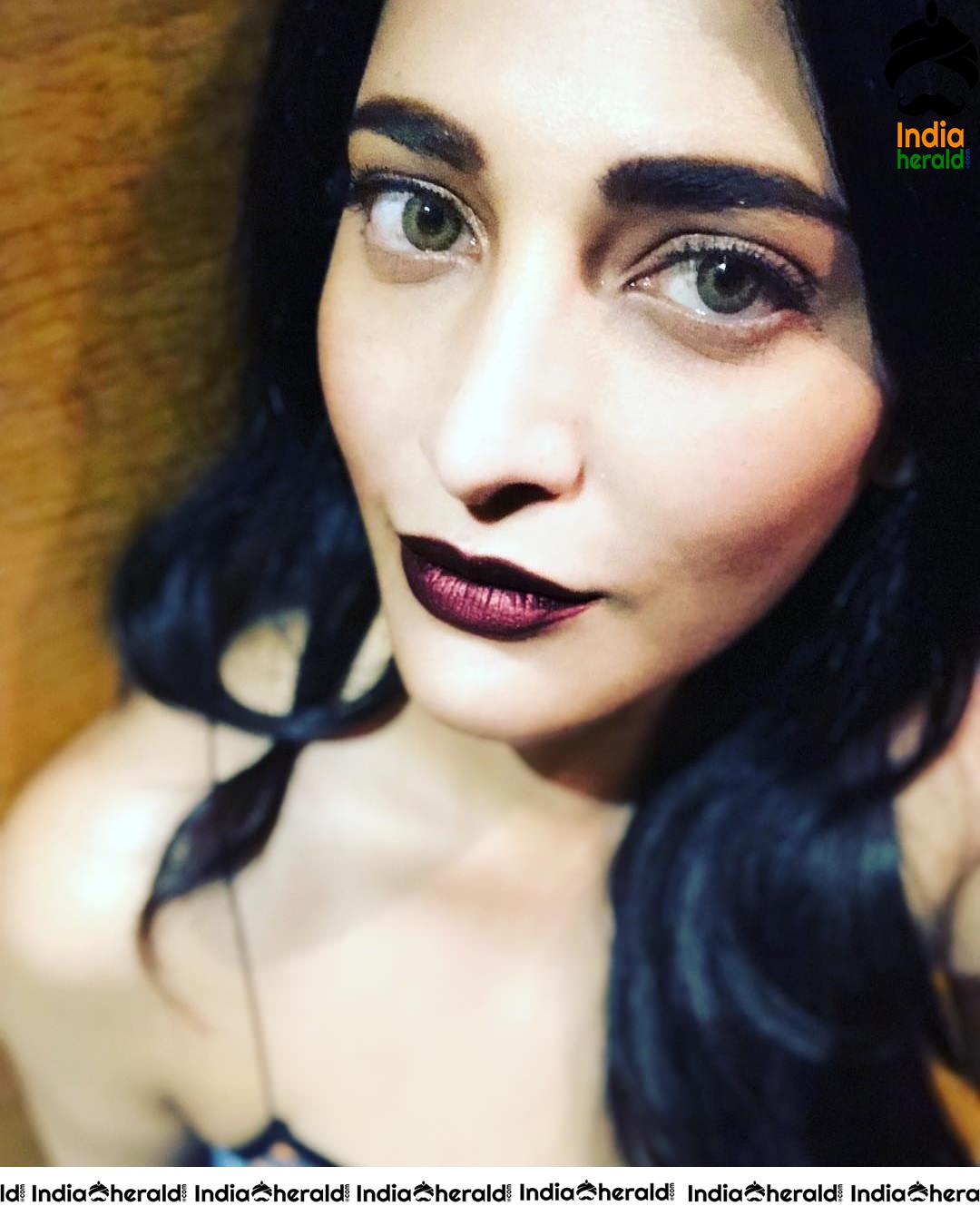 Shruti Haasan Latest Photos which will definitely Tempt your Mood