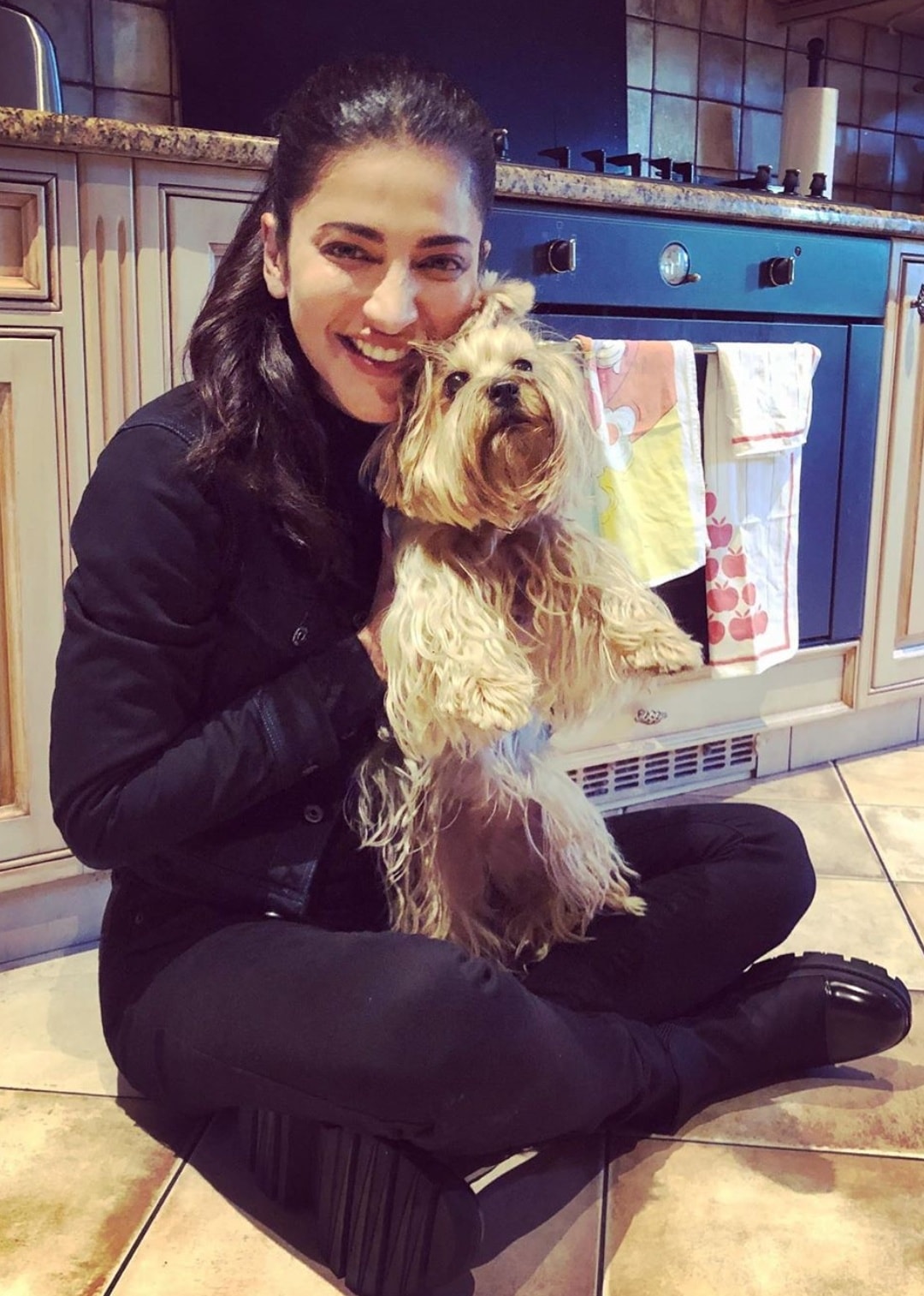 Shruti Haasan Latest Stills With Her Doggy From London