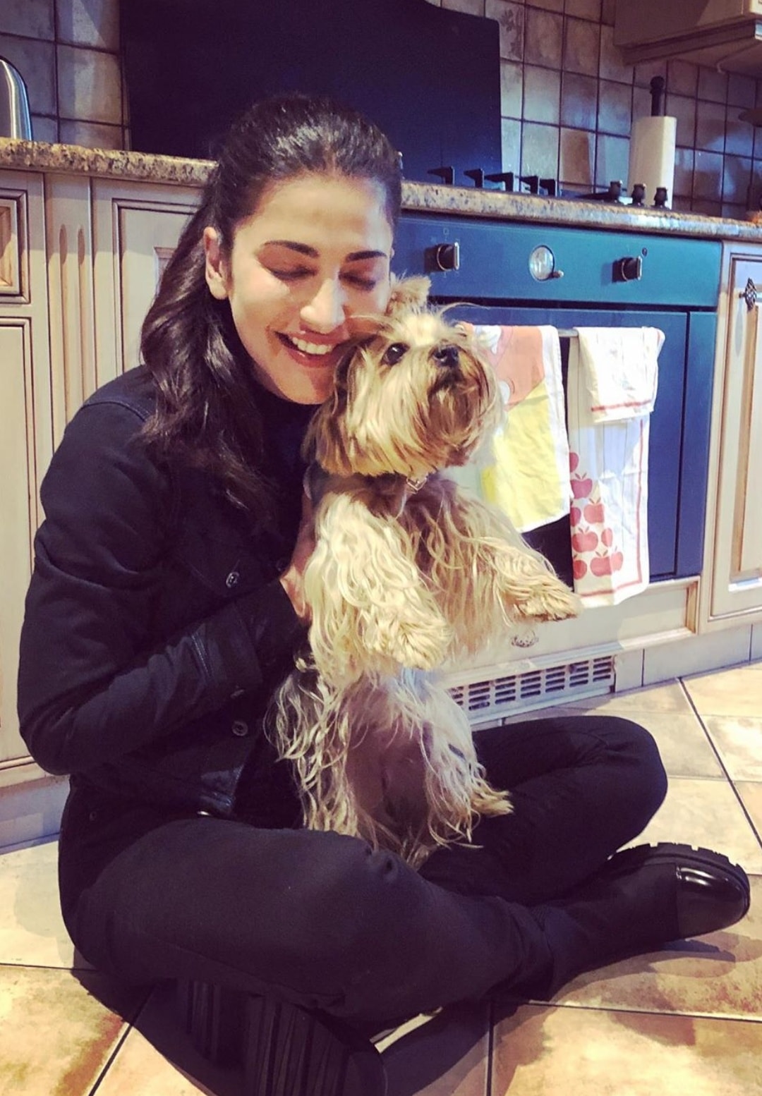 Shruti Haasan Latest Stills With Her Doggy From London
