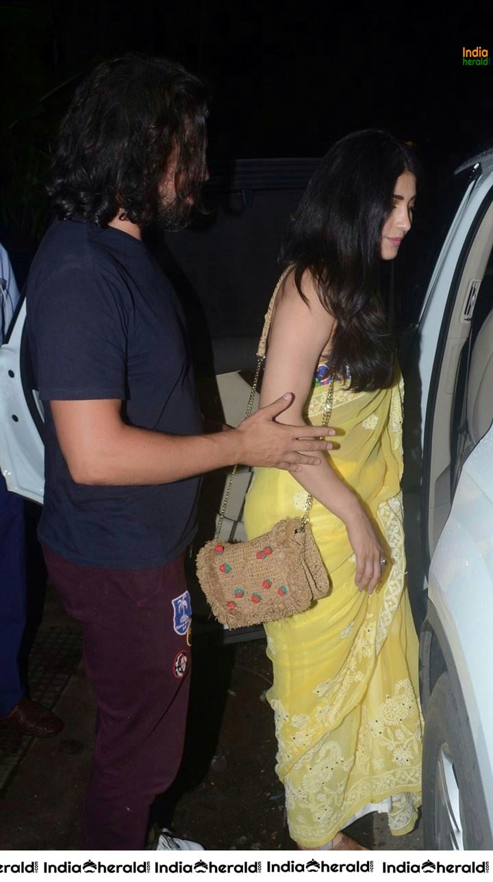 Shruti Haasan Unseen Hot Photos in Saree when roaming with her Ex Boyfriend