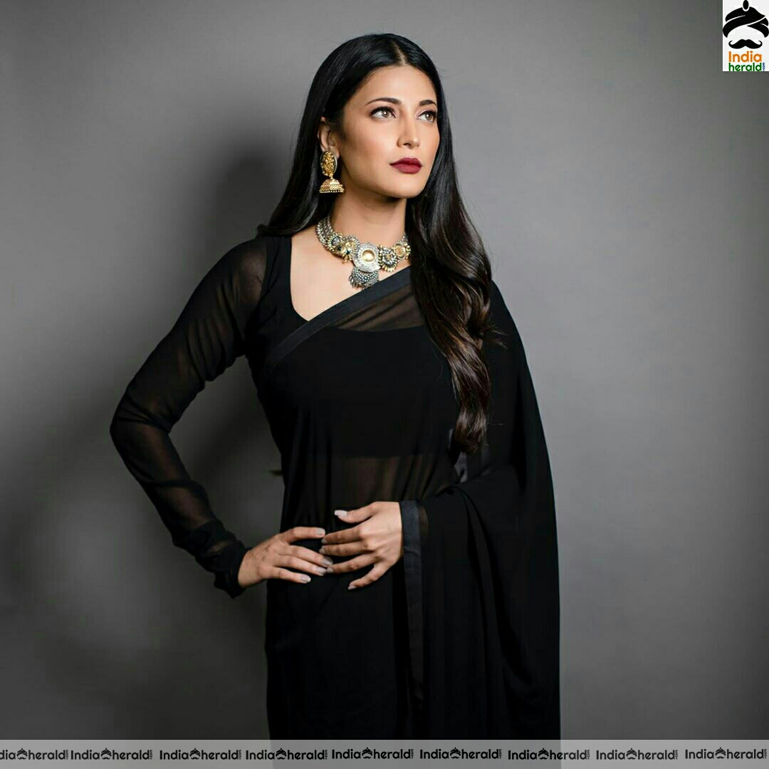 Shruti Hassan draped in black and she is too hot