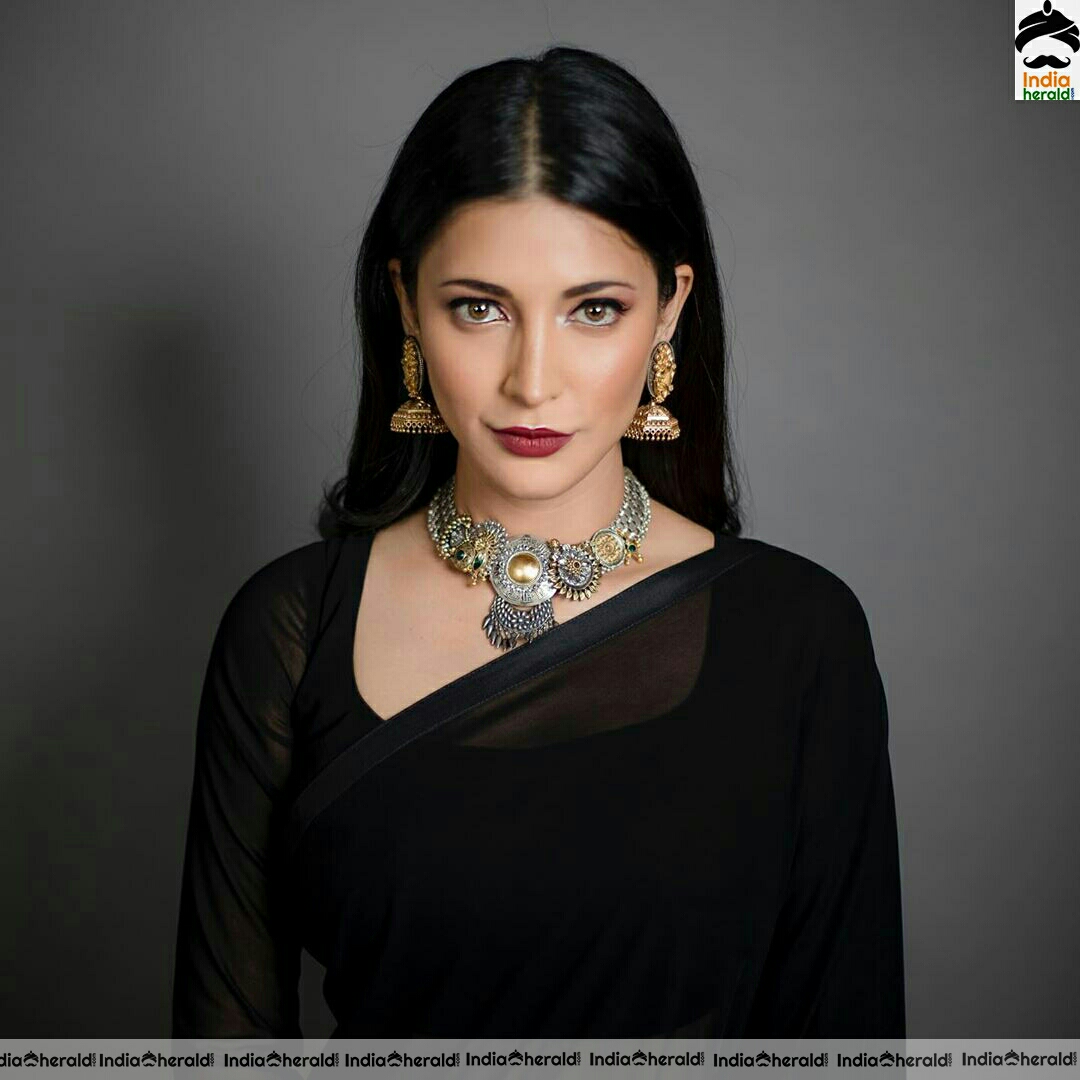 Shruti Hassan draped in black and she is too hot