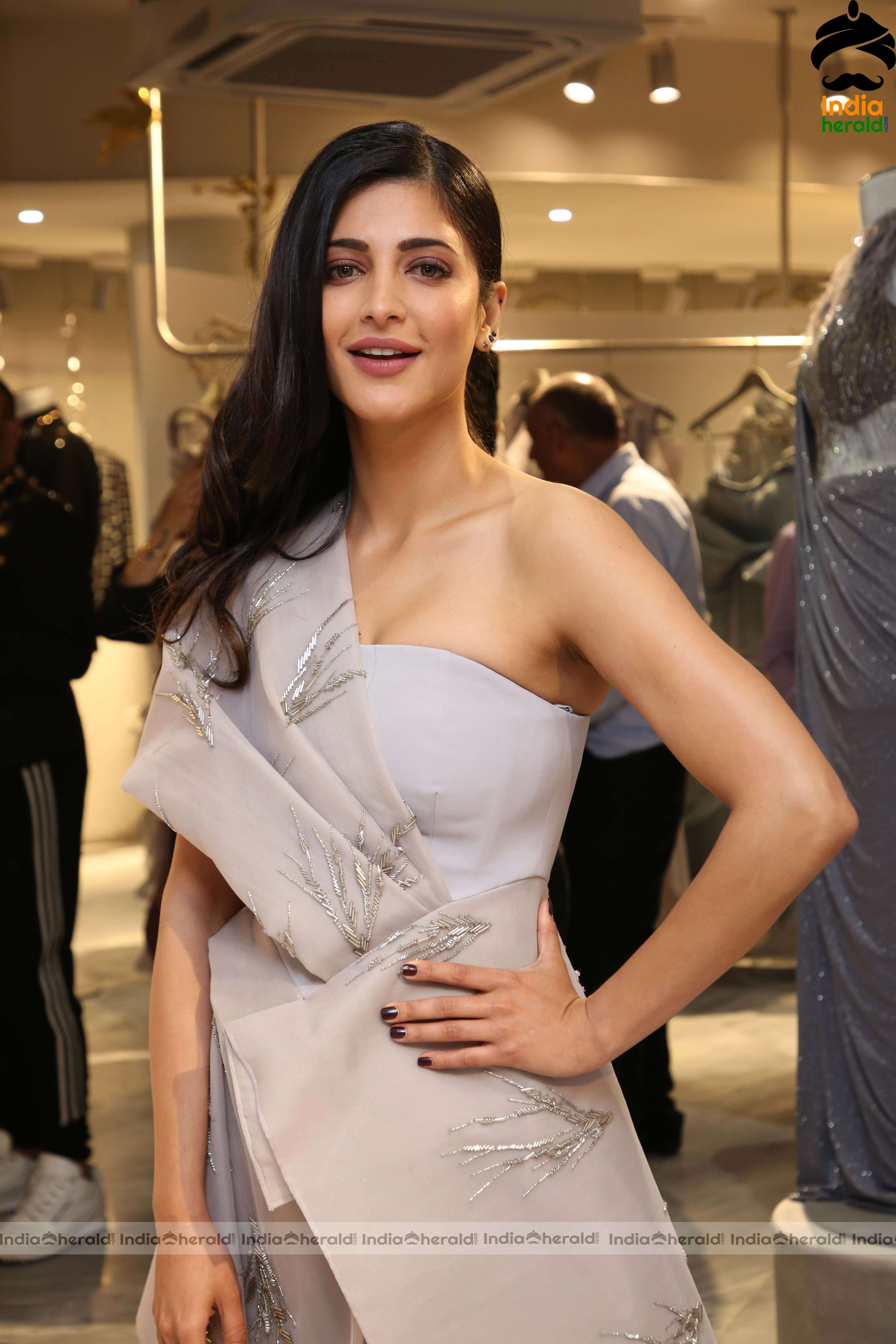 Shruti Hassan Hot at the Launch of Ace Couturier Set 3