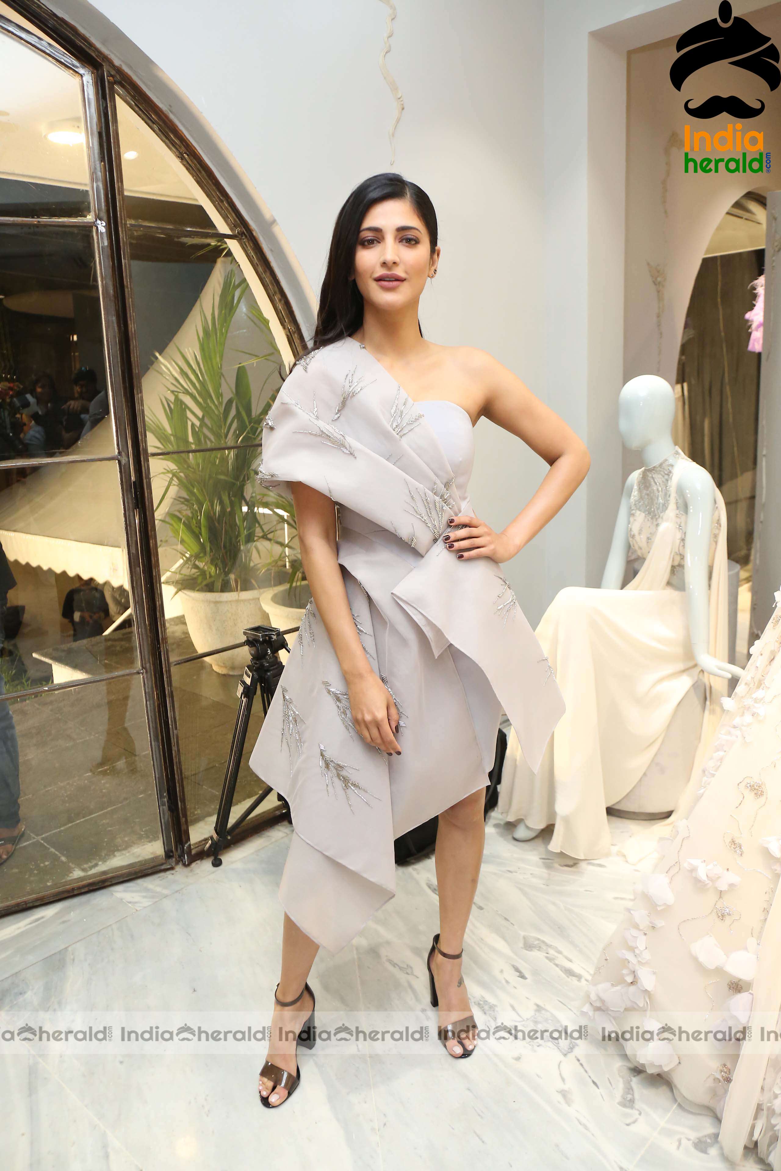 Shruti Hassan Hot at the Launch of Ace Couturier Set 5