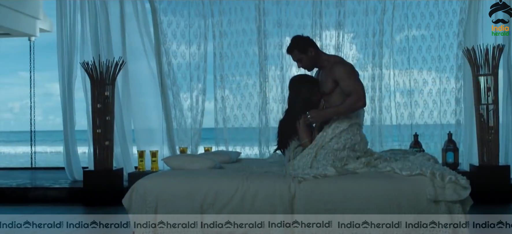 Shruti Hassan Hot Unseen Bedroom Scene Photos