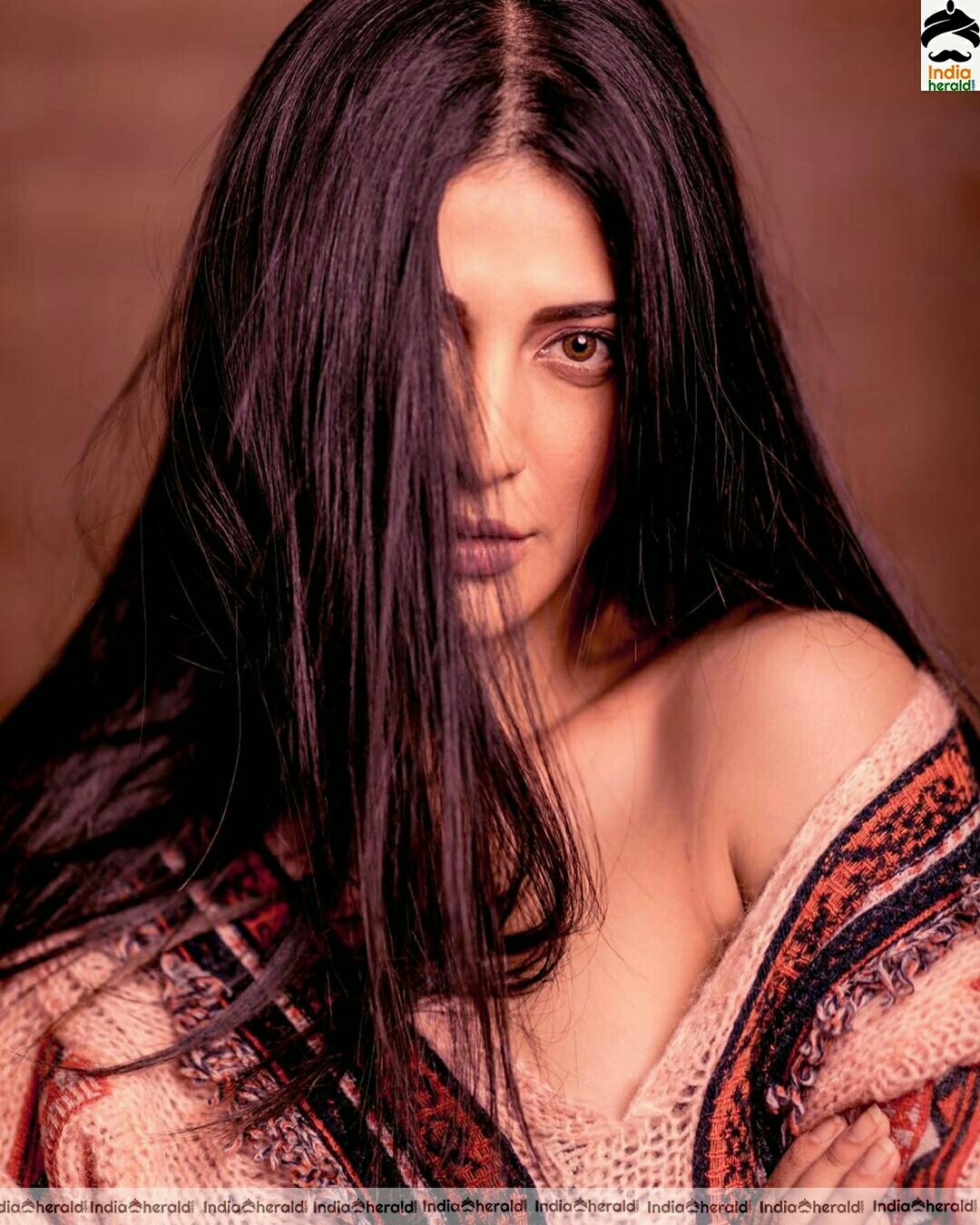 Shruti Hassan Quarantine annoyed grunt photos