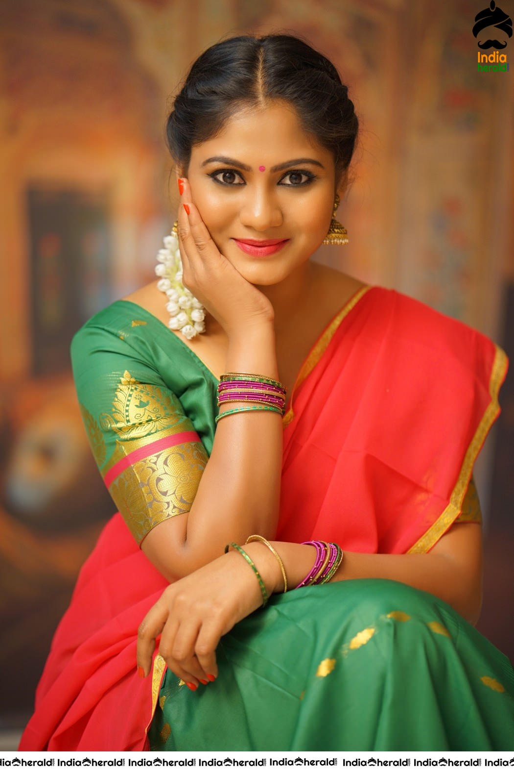 Shruti Reddy Half Saree Beautiful Stills