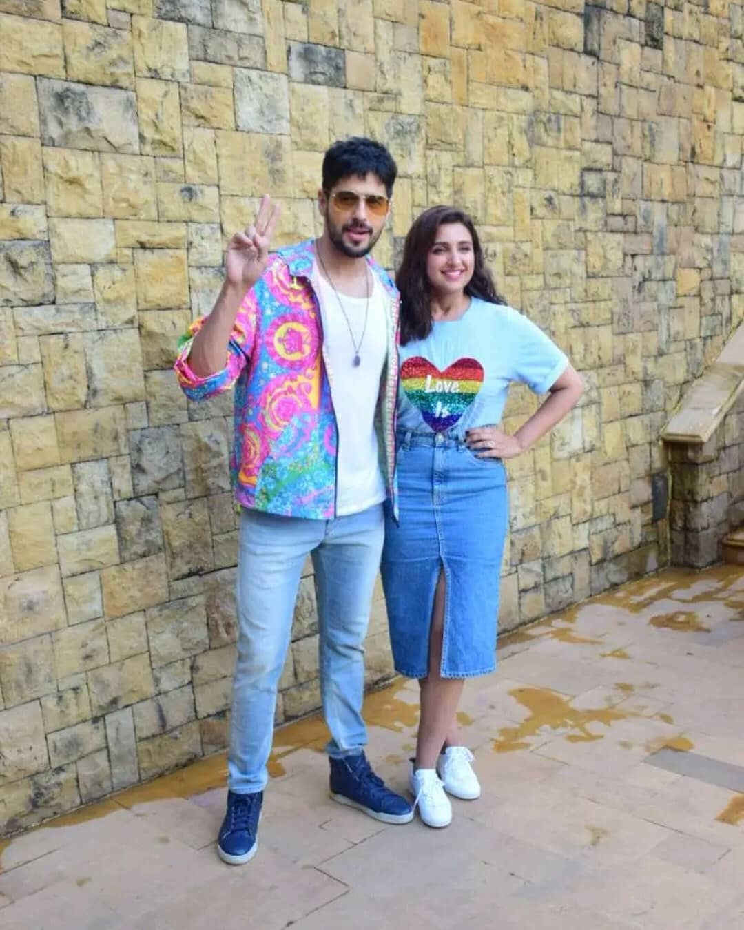 Siddharth Malhotra Parineeti Chopra Are All Smiles During Jobariya Jodi Promotion