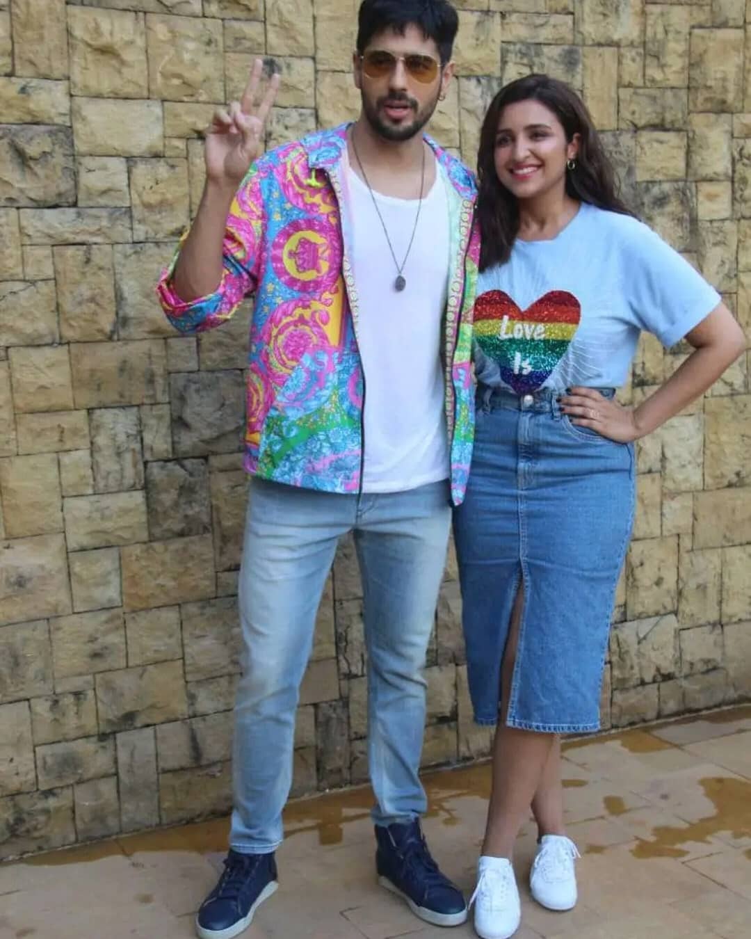 Siddharth Malhotra Parineeti Chopra Are All Smiles During Jobariya Jodi Promotion